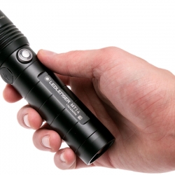 TORCIA LEDLENSER MT14 1000 lumen ricaricabile USB