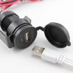 PRESA USB SINGOLA 12V 100O mA CON 60 CM CAVO, COPERCHIO E STAFFA