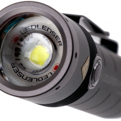 TORCIA LEDLENSER MT10 1000 lumen ricaricabile USB