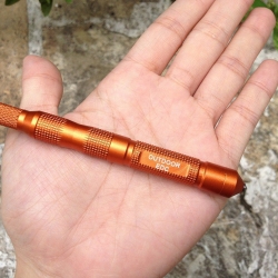 ACCIARINO TREKKING CON ANELLO PORTACHIAVI E PUNTA ROMPI VETRO - 4 IN 1_Arancione